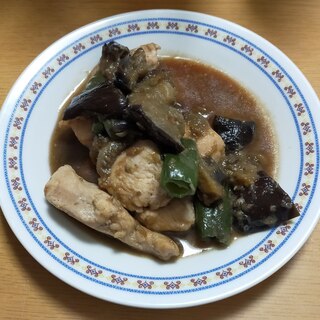 茄子とピーマンと鶏肉の炒めもの